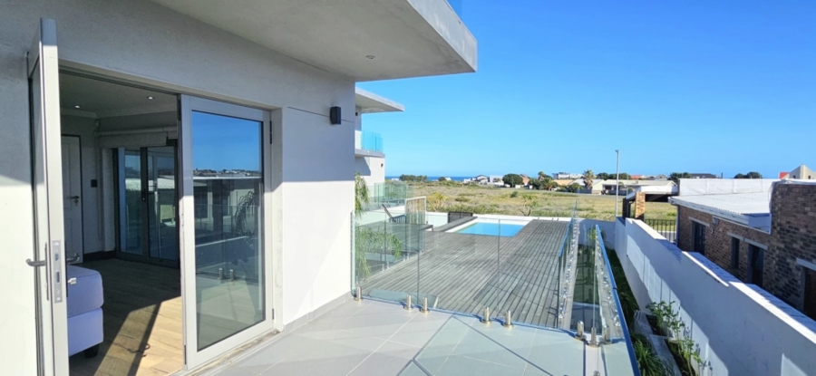 7 Bedroom Property for Sale in Gansbaai Central Western Cape